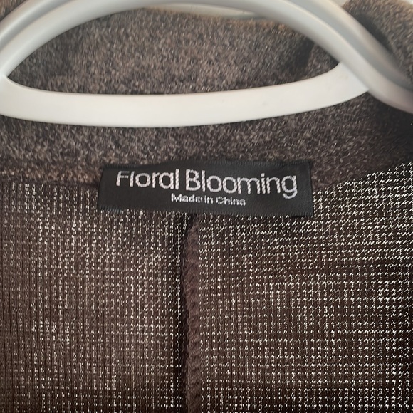 NWOT lightweight Brown Blazer - Picture 5 of 6